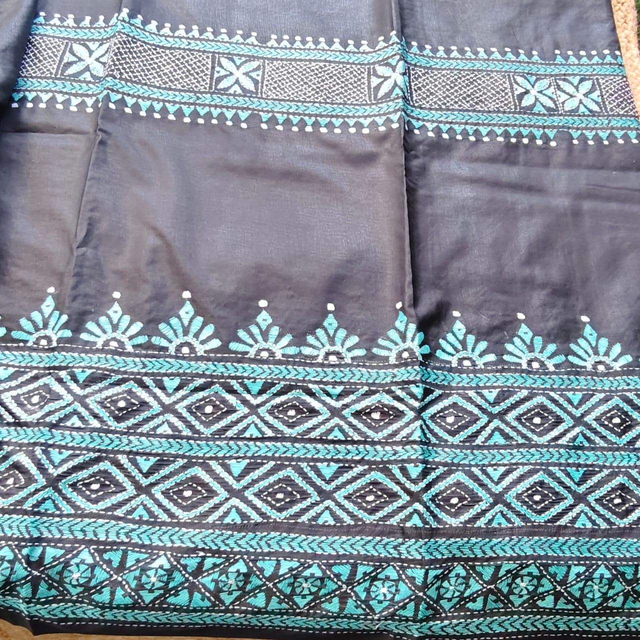 Kantha Stitch-Black 02