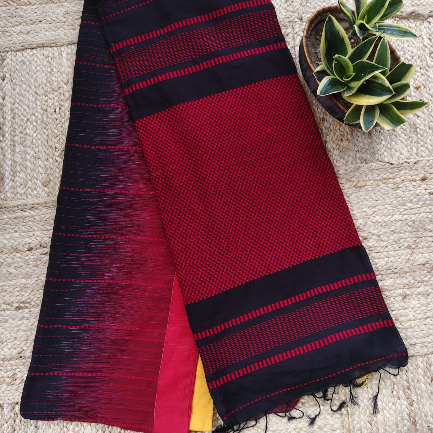 Handwoven Bengal Cotton -Black n Red