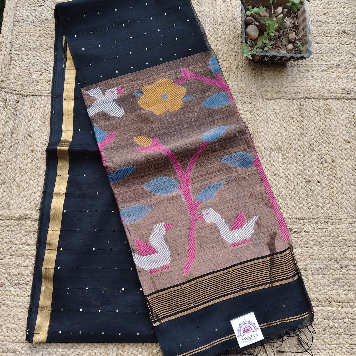 Muslin Jamdani Paithani-Black