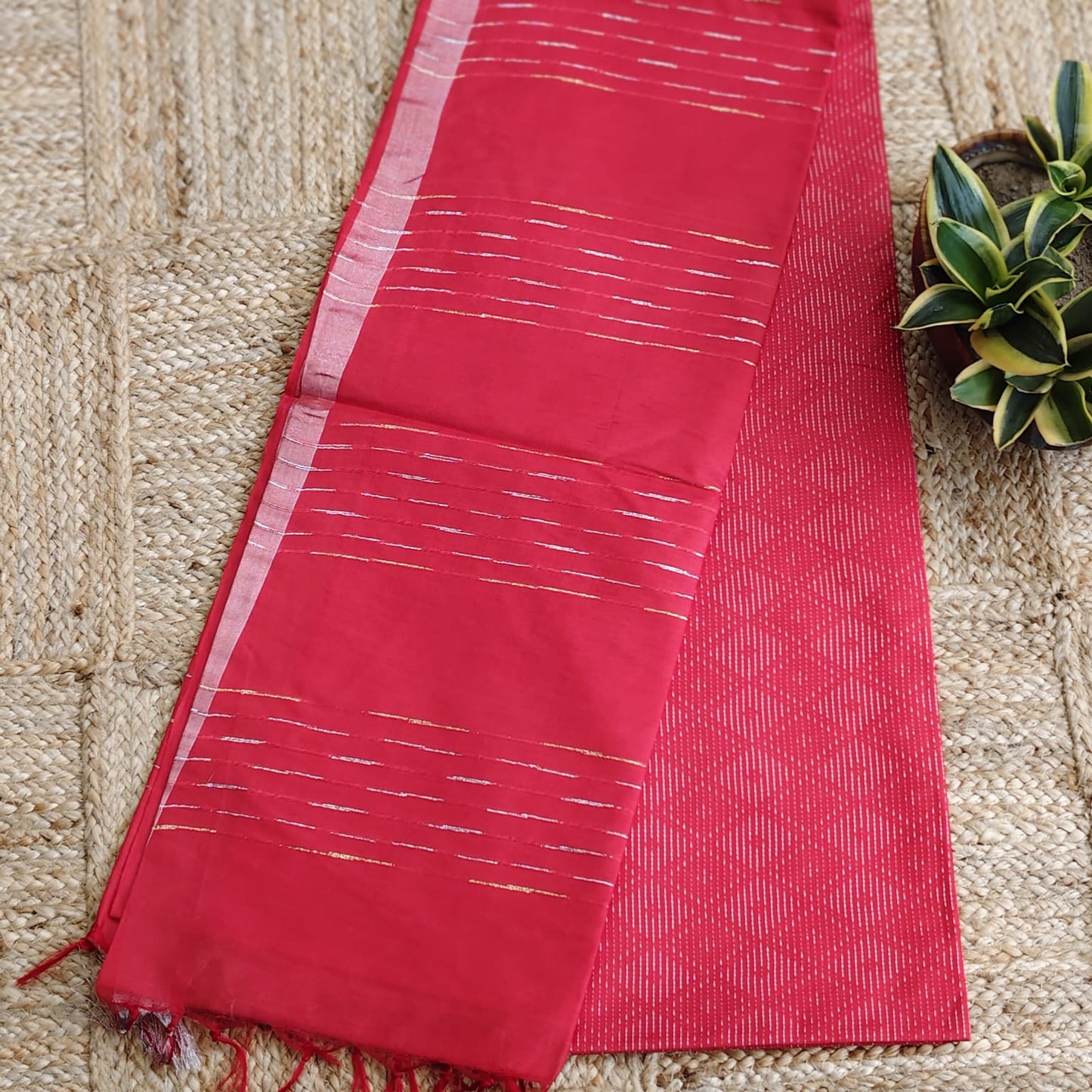 Maheshwari Kantha - Red