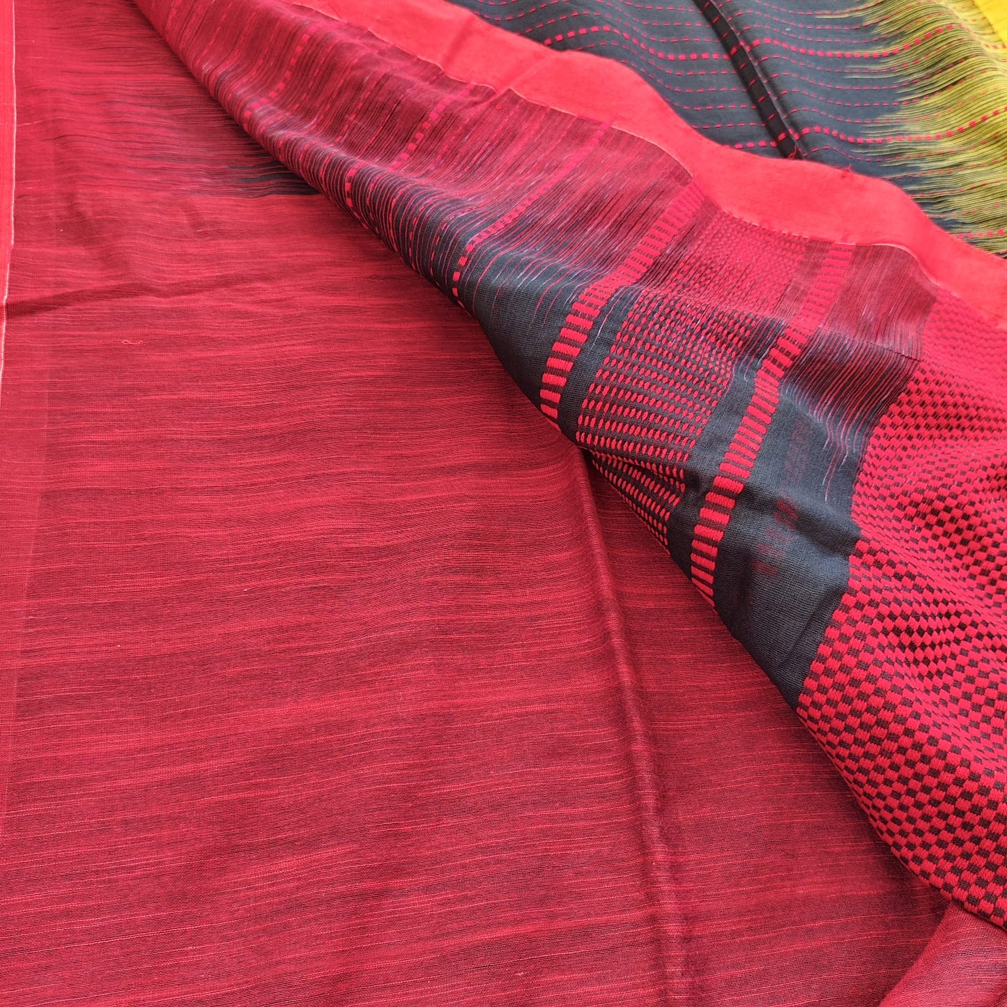Handwoven Bengal Cotton -Black n Red