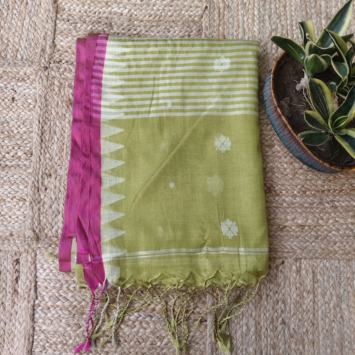 Handwoven Tissue Cotton Jamdani - Lime Green