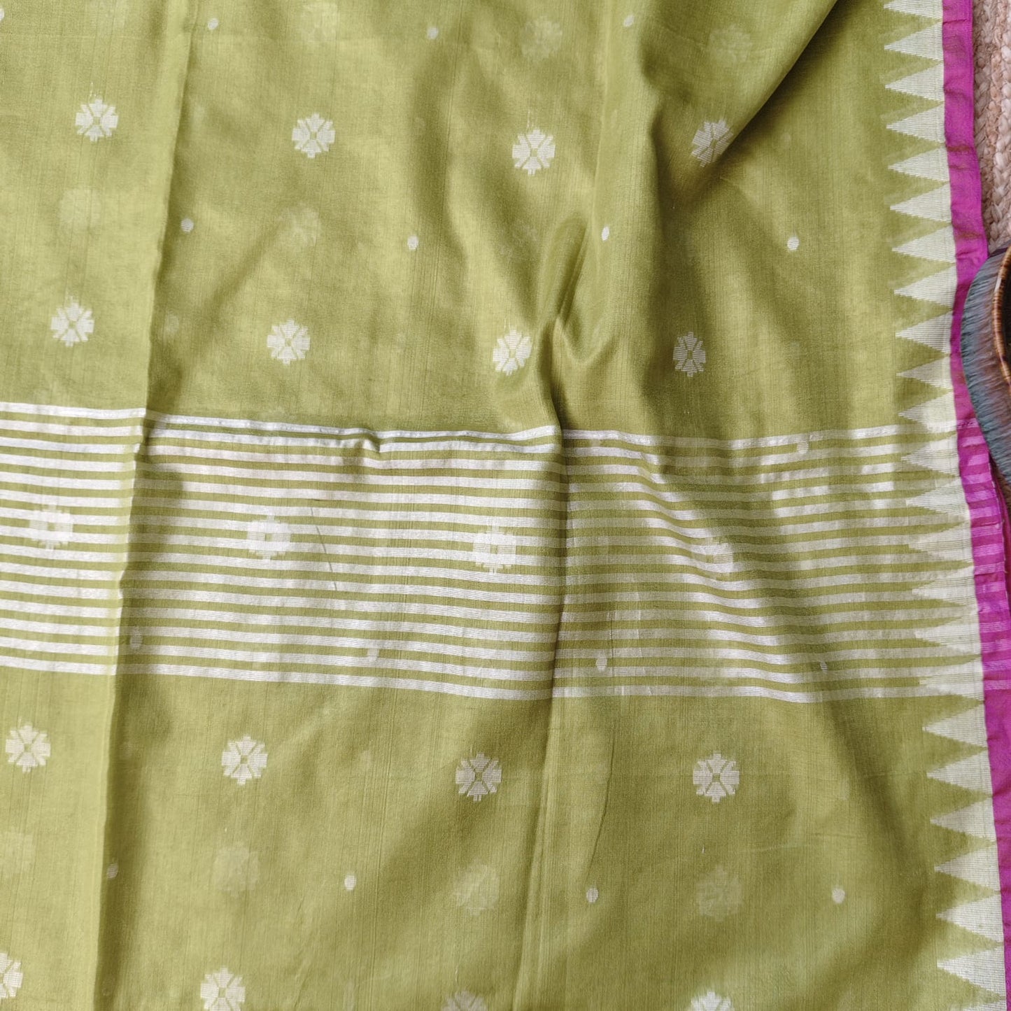 Handwoven Tissue Cotton Jamdani - Lime Green