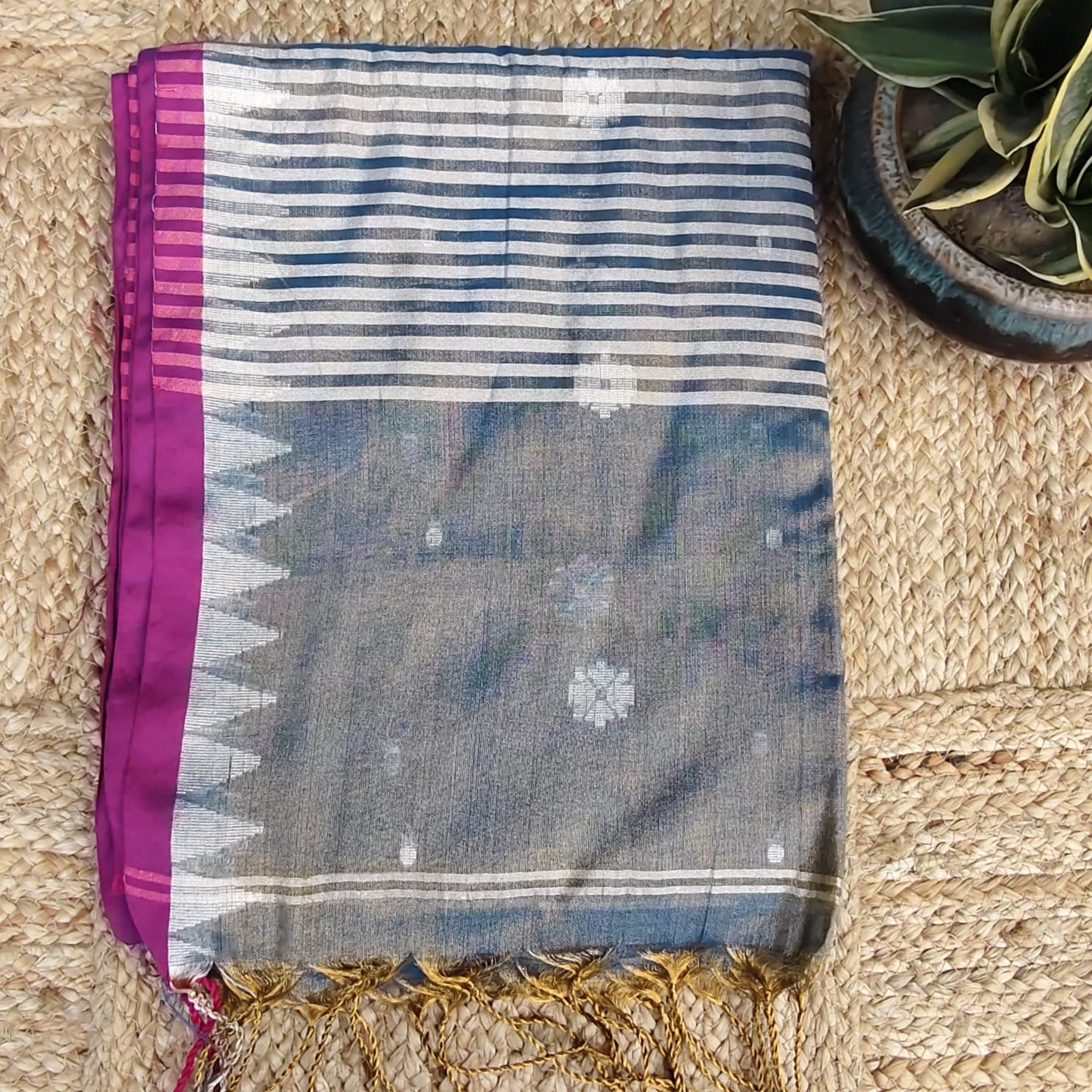 Handwoven Tissue Cotton Jamdani - Gray