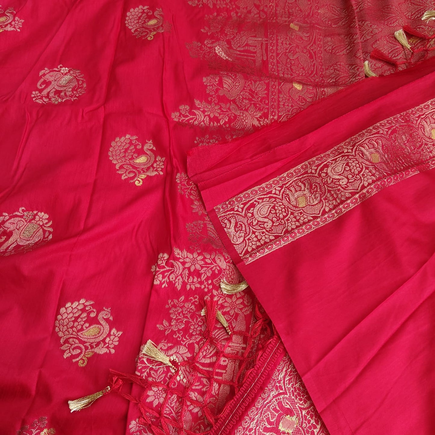 Dola Silk Banarasi Red 01