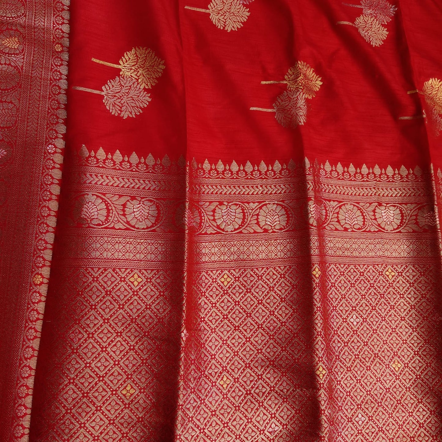 Dola Silk Banarasi Red 02